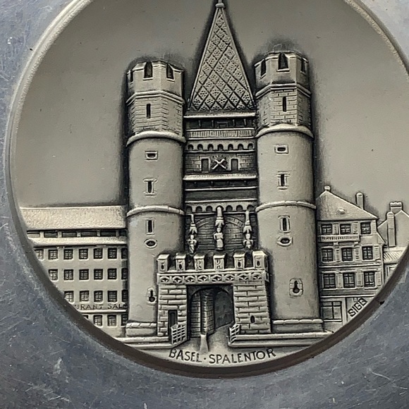 Hand Hammered Vintage Switzerland Aluminum Plate - Picture 2 of 8